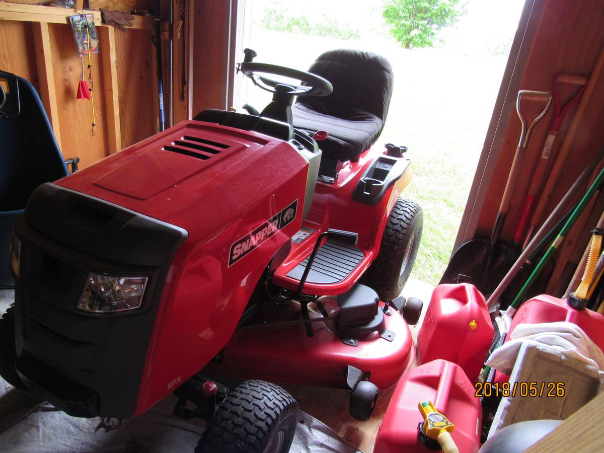 Snapper SPX 2352 Lawn Tractor