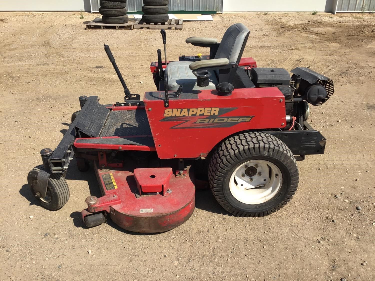 Snapper ZM2501KH Lawn Tractor