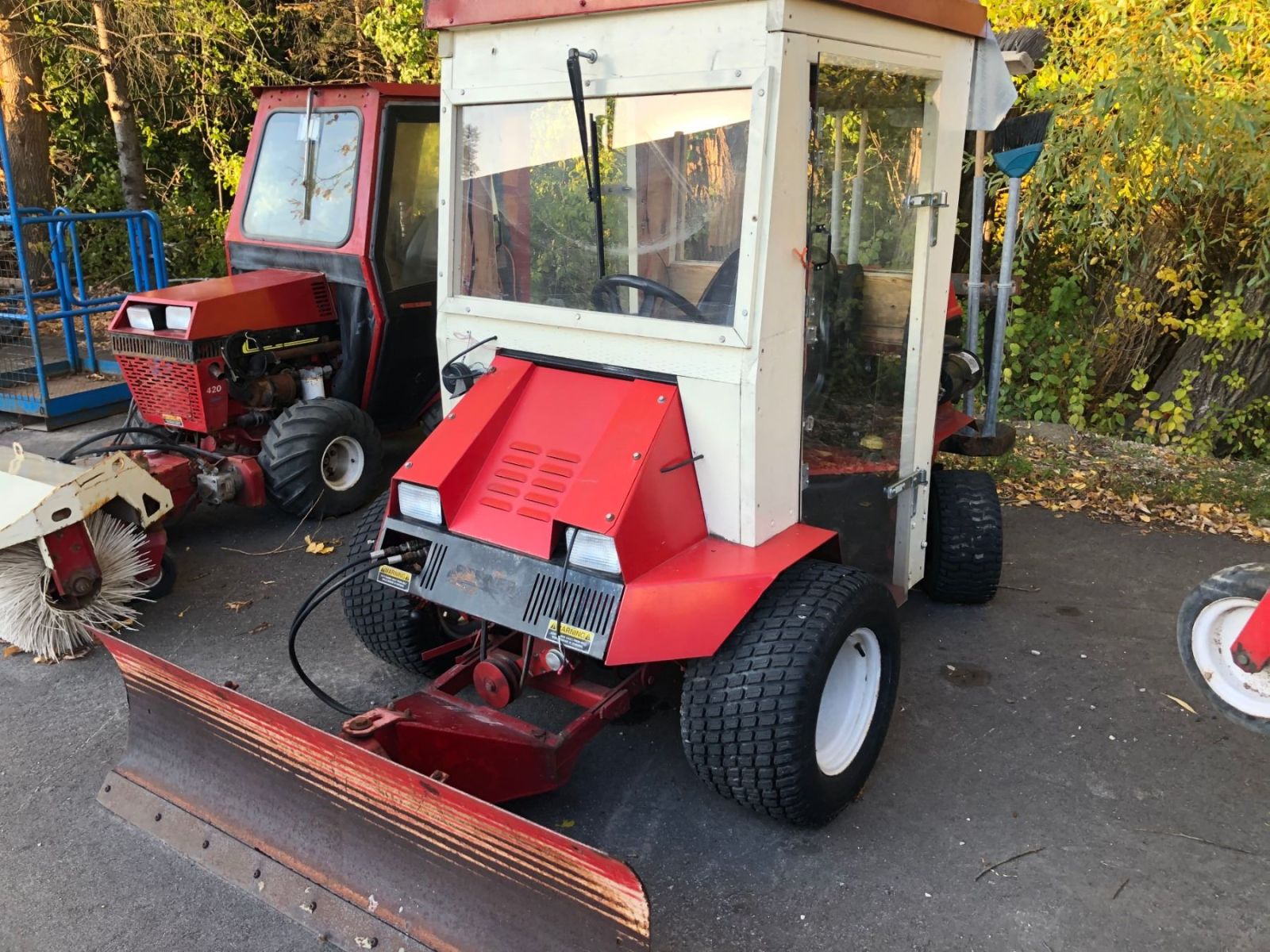 Steiner 220 Lawn Tractor