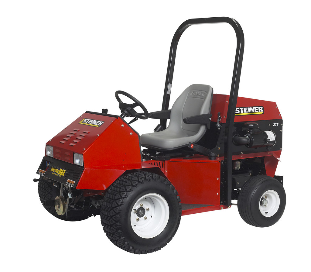 Steiner 235 Lawn Tractor