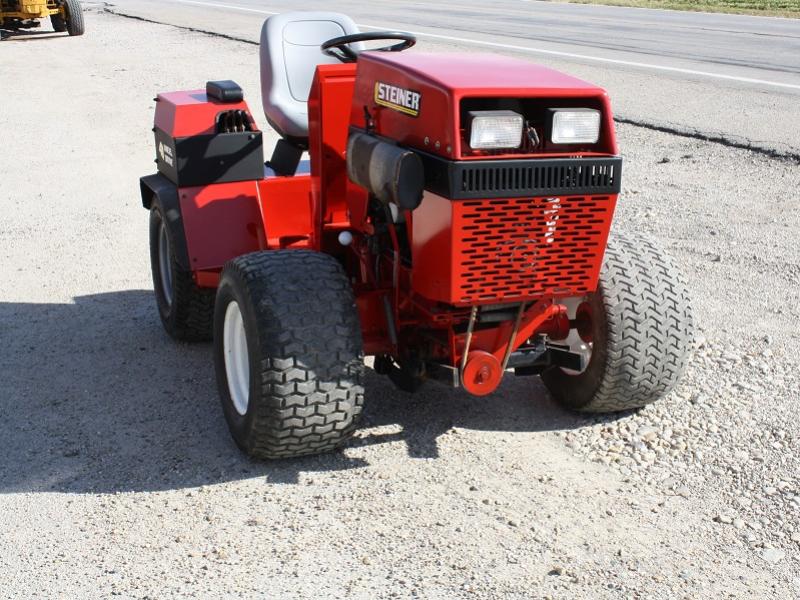 Steiner 525 Lawn Tractor