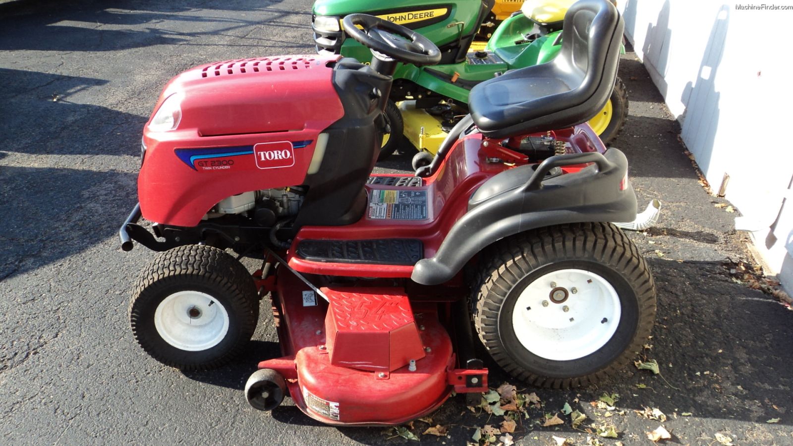 Toro GT2300 Lawn Tractor