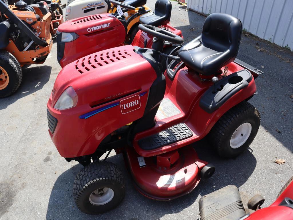 Toro LX425 — view 3