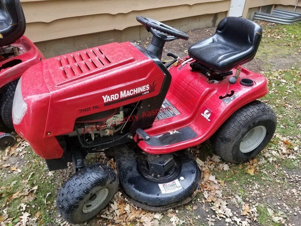 Toro LX465 Lawn Tractor