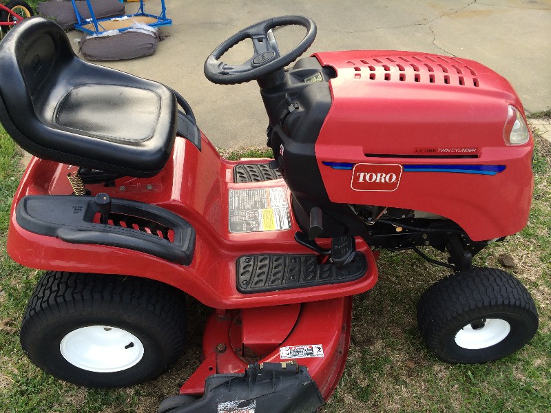 Toro LX466 — view 2