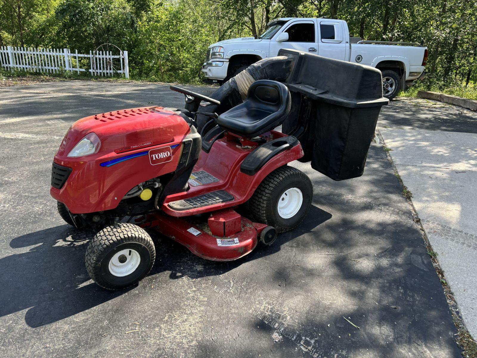 Toro LX466 Lawn Tractor