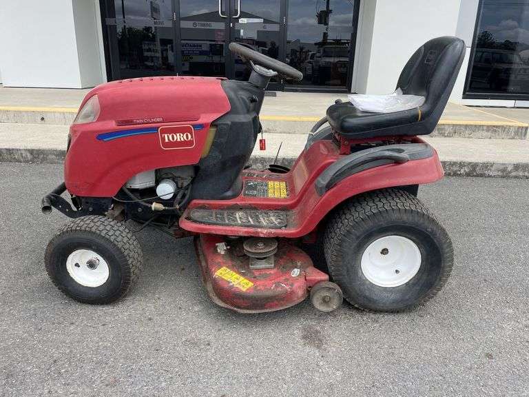 Toro LX468 Lawn Tractor