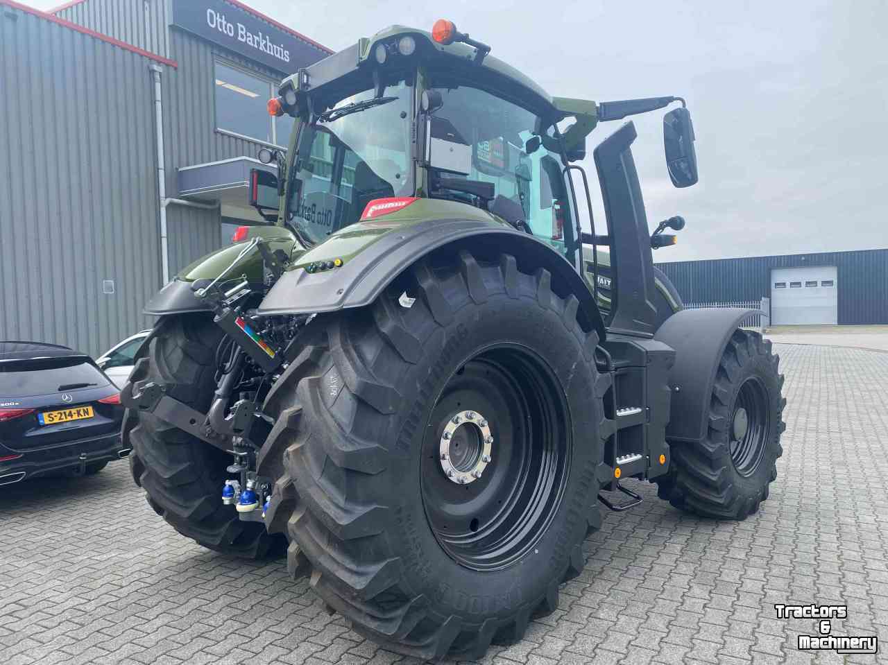 Valtra Q225 — view 3