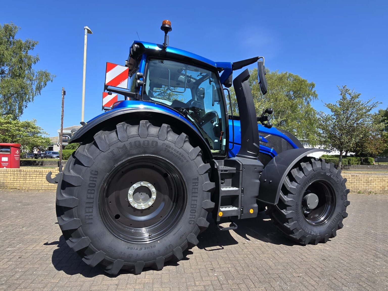 Valtra Q305 — view 3