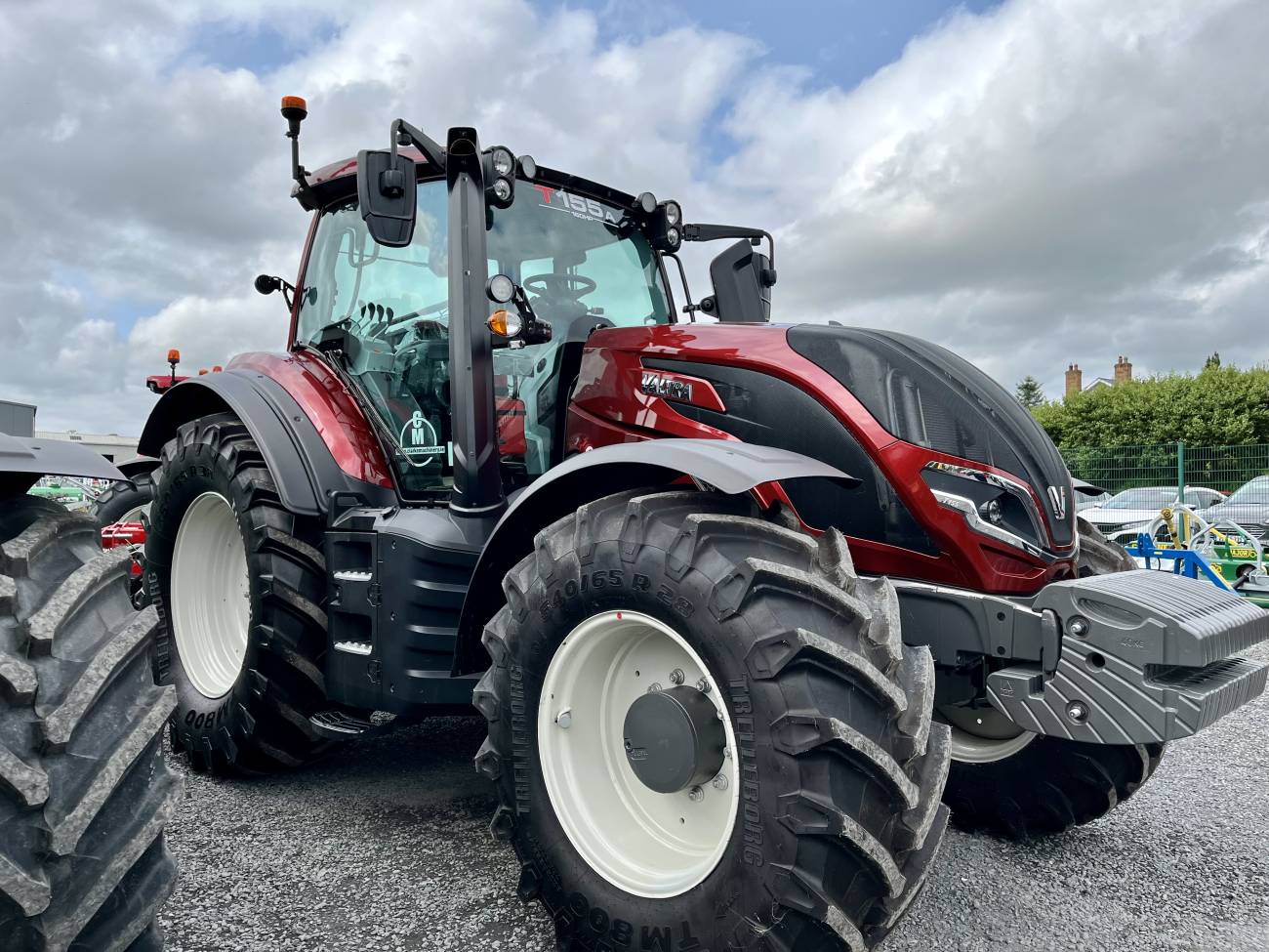 Valtra T155 — view 2