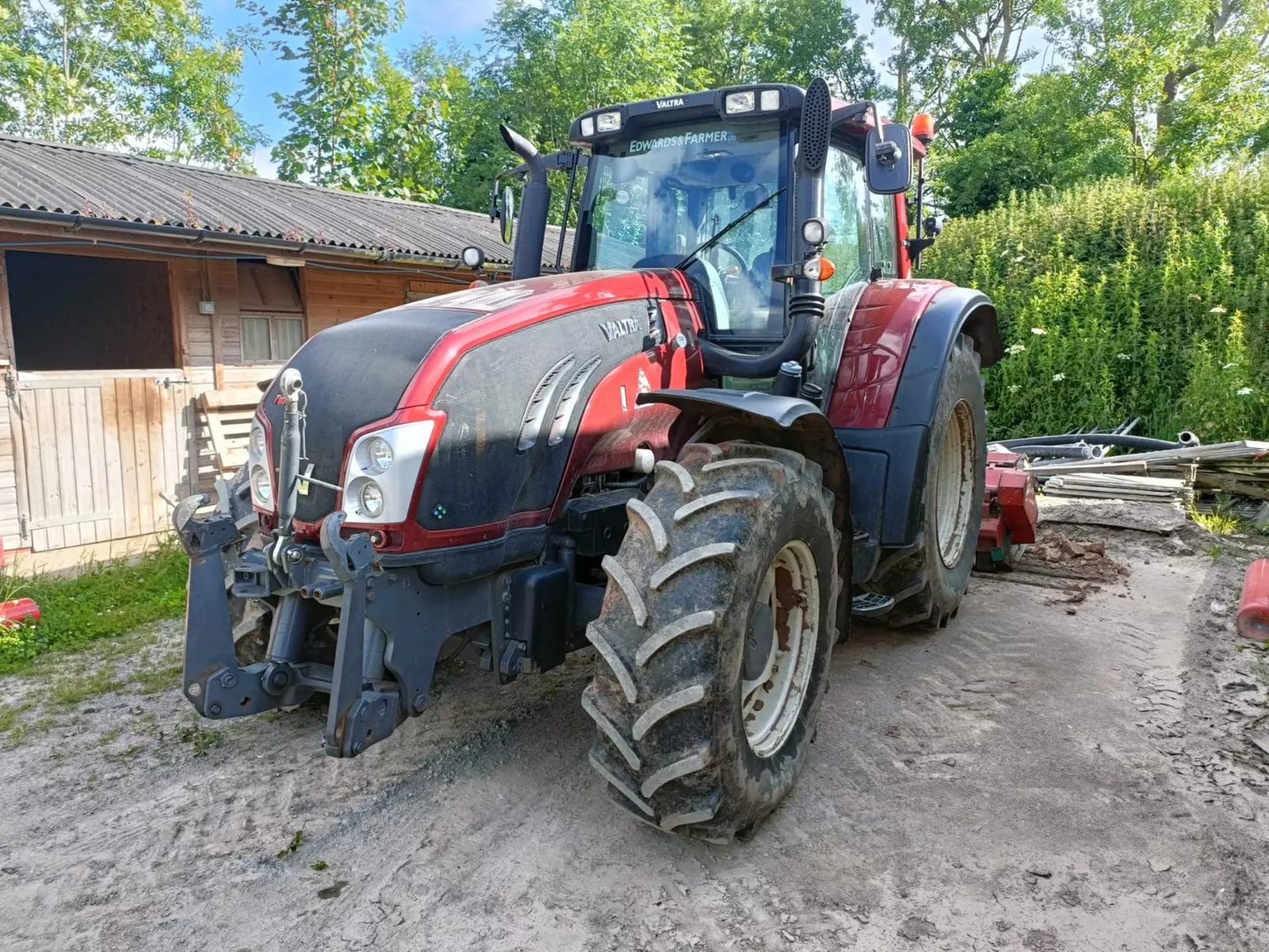 Valtra T183 — view 3