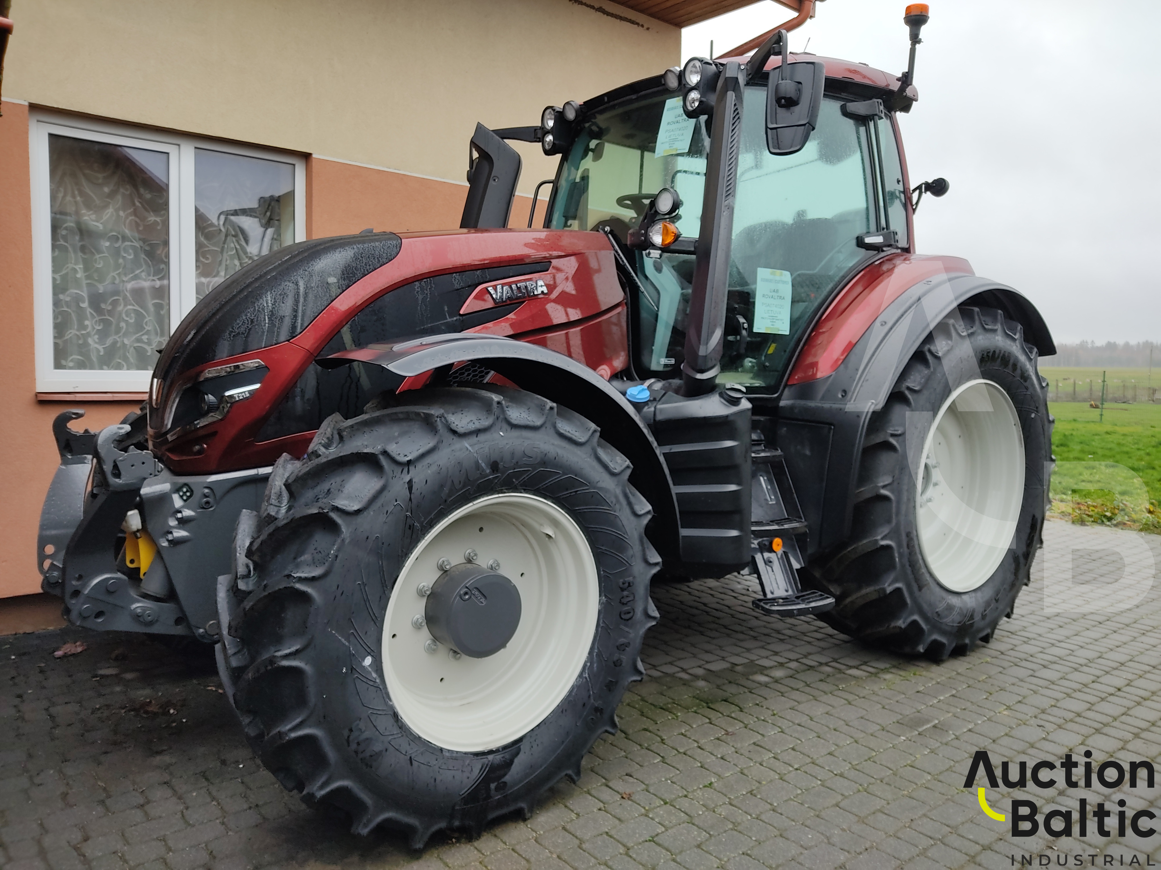 Valtra T215 — view 3