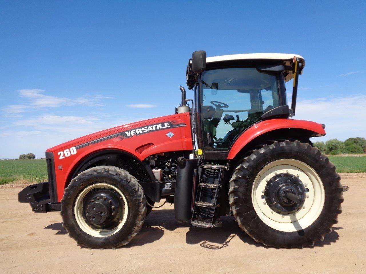 Versatile 260 — view 3