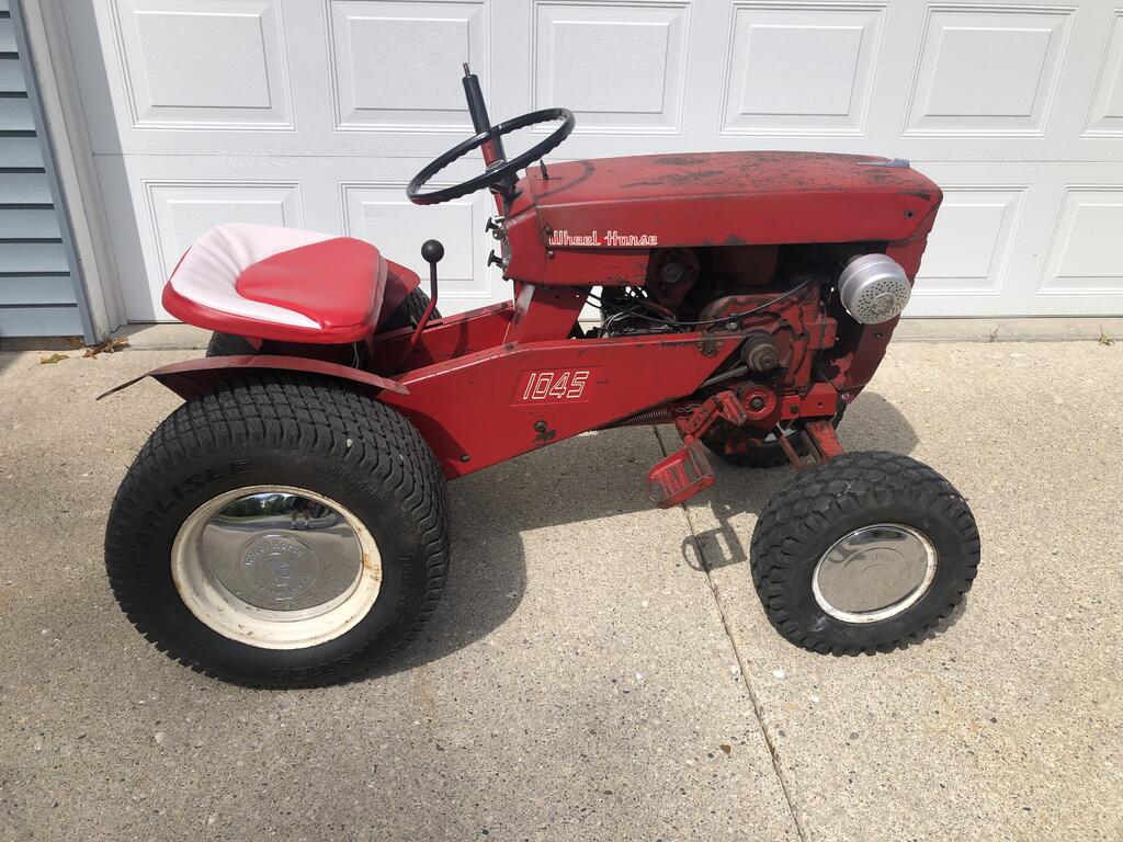 Wheel Horse 1045 Lawn Tractor