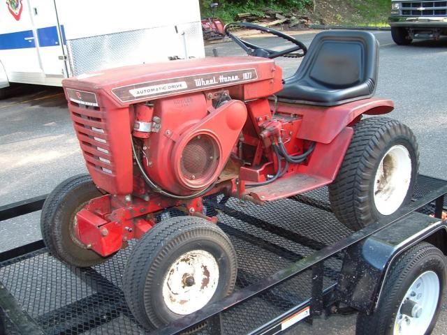 Wheel Horse 1075 Lawn Tractor