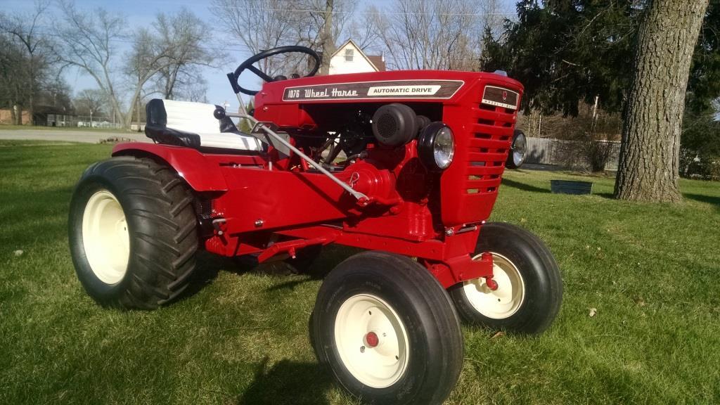 Wheel Horse 1076 Lawn Tractor