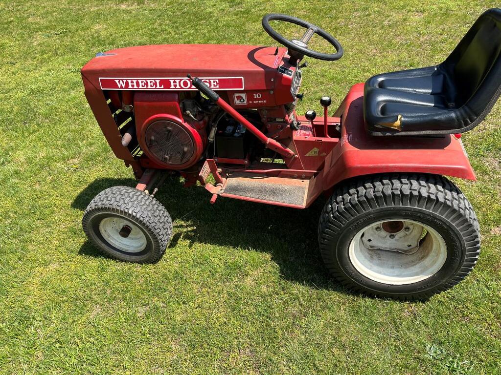 Wheel Horse 10HP Lawn Tractor