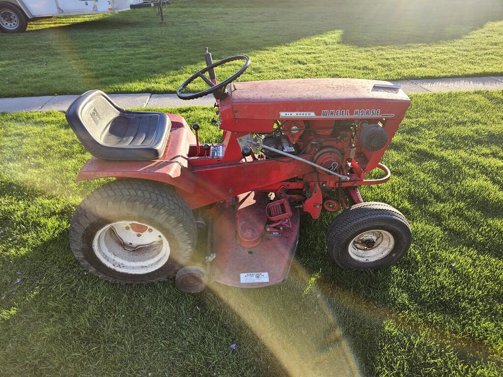 Wheel Horse 1267 Lawn Tractor