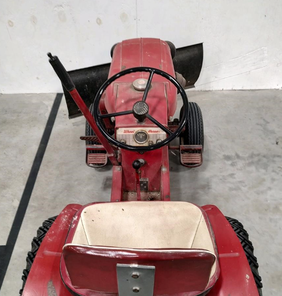 Wheel Horse 13-32XLE Lawn Tractor