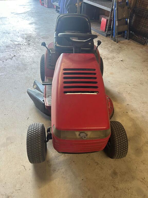 Wheel Horse 16-38XL Lawn Tractor