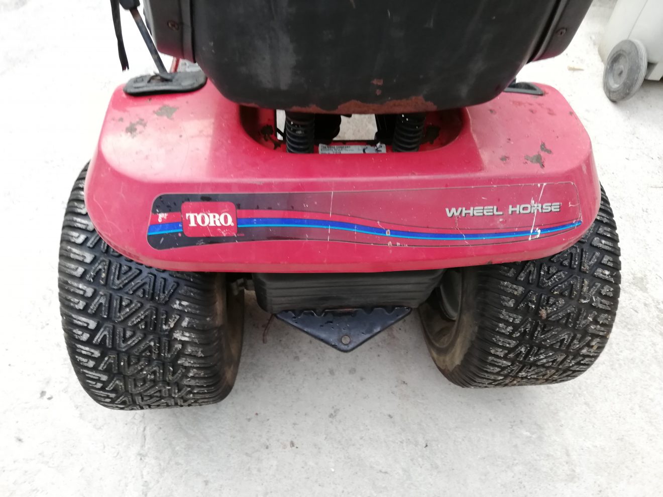 Wheel Horse 16-44HXL Lawn Tractor