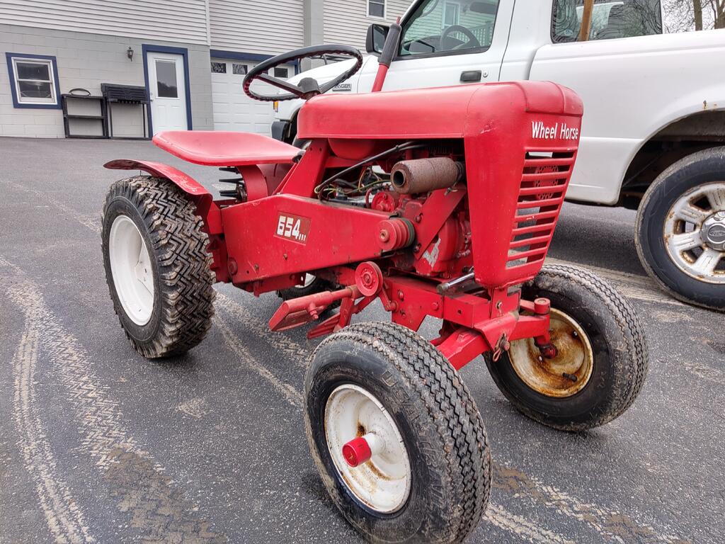 Wheel Horse 222-5 Lawn Tractor