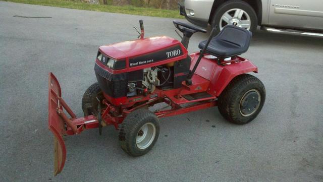 Wheel Horse 244-5 Lawn Tractor