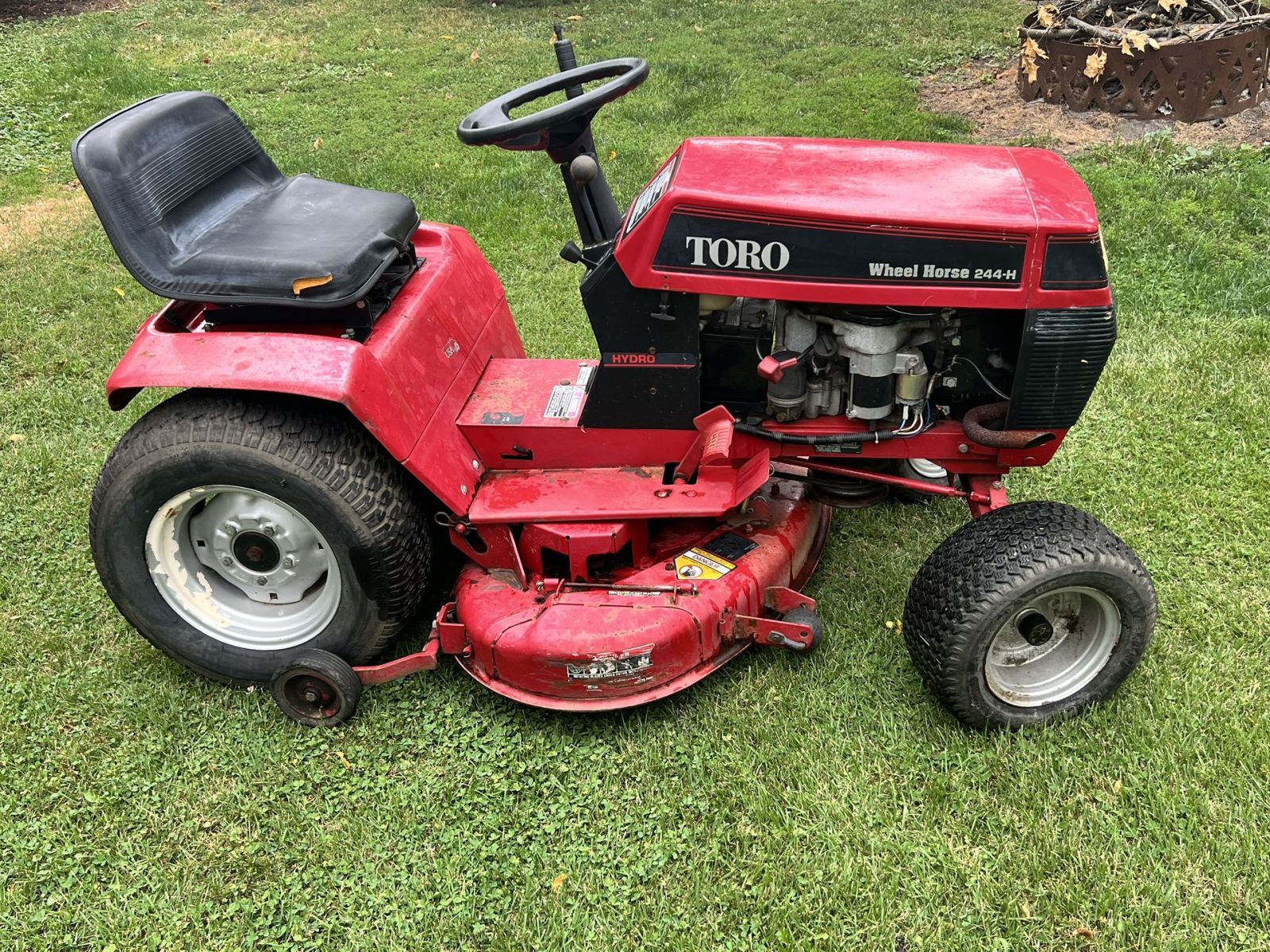 Wheel Horse 244-H Lawn Tractor