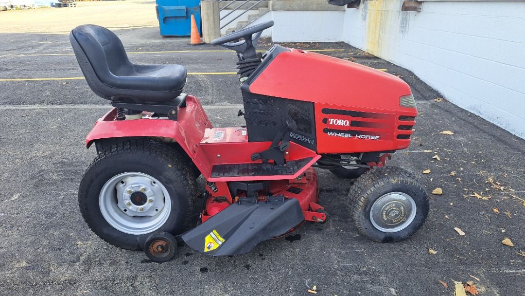 Wheel Horse 265 Lawn Tractor