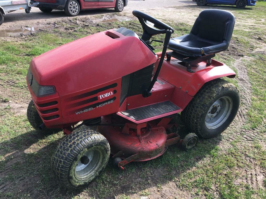 Wheel Horse 266-H Lawn Tractor