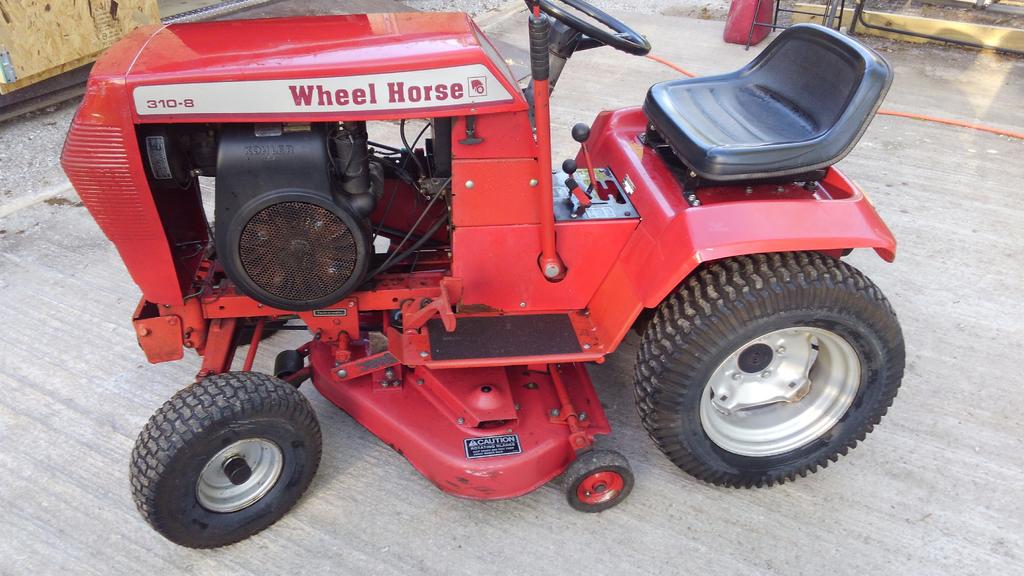 Wheel Horse 310-8 Lawn Tractor