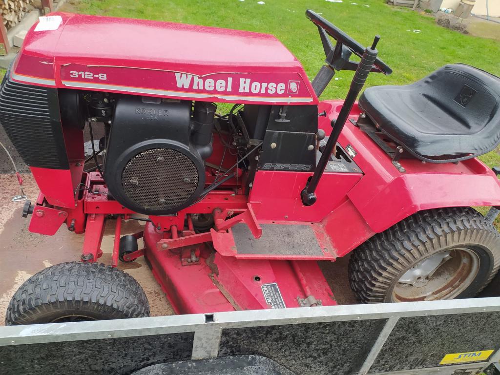 Wheel Horse 312-8 Lawn Tractor