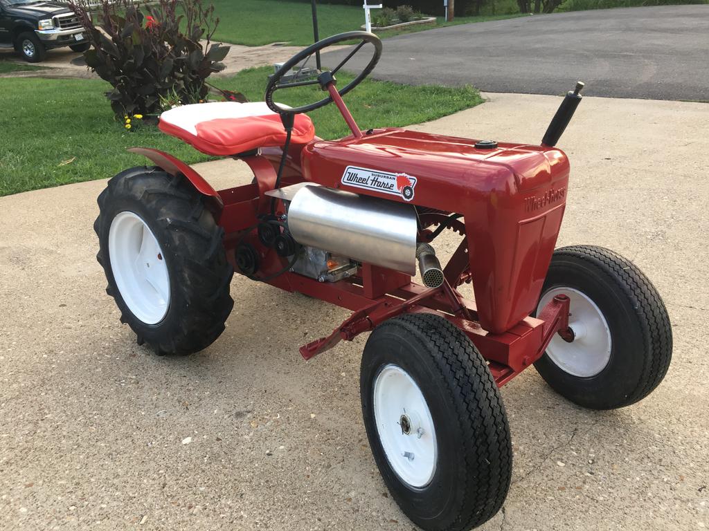 Wheel Horse 400 Suburban Lawn Tractor