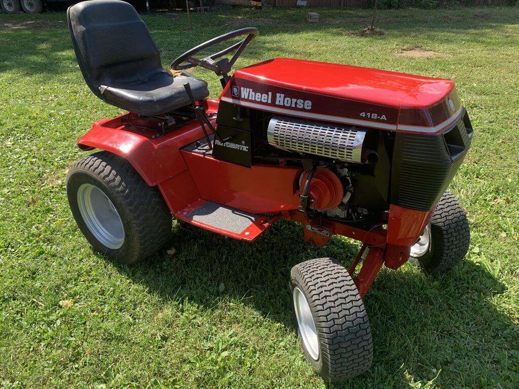Wheel Horse 418-A Lawn Tractor
