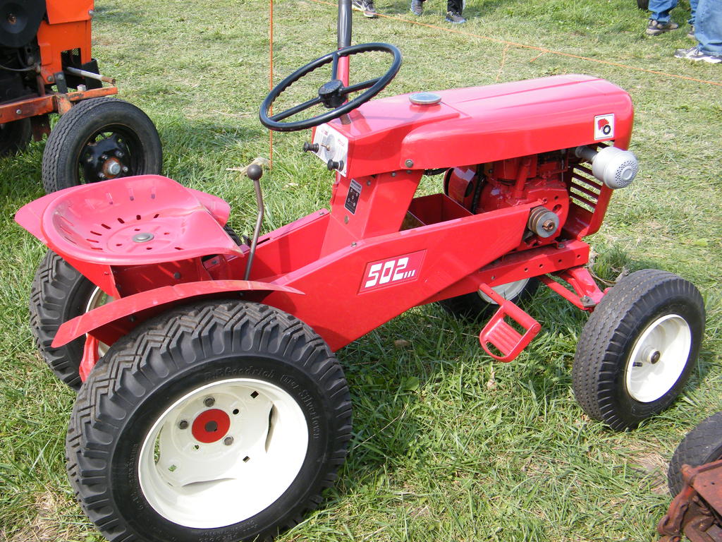 Wheel Horse 502 Lawn Tractor