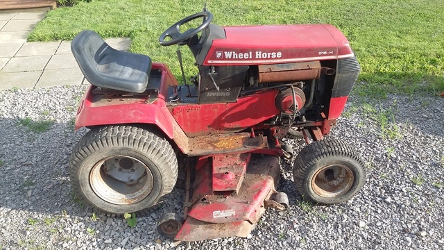 Wheel Horse 516-H Lawn Tractor