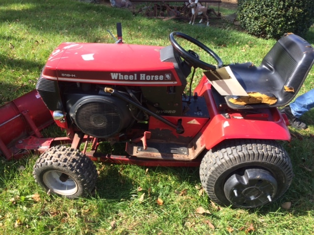 Wheel Horse 518-H Lawn Tractor