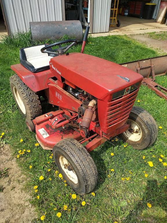 Wheel Horse 1055 Lawn Tractor
