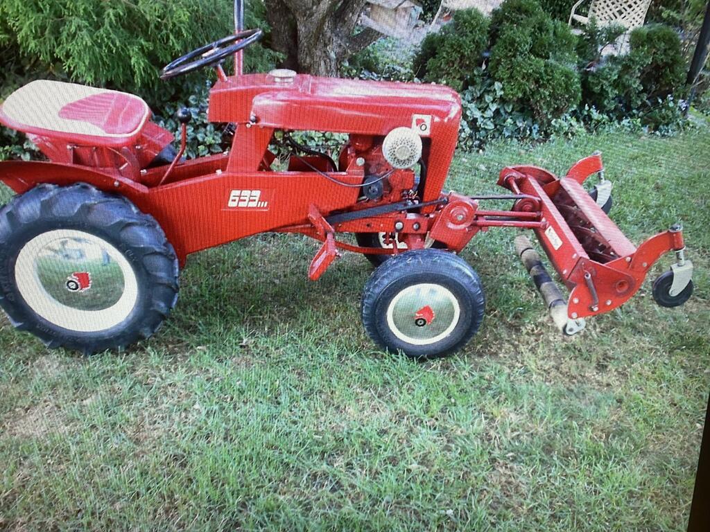 Wheel Horse 633 Lawn Tractor