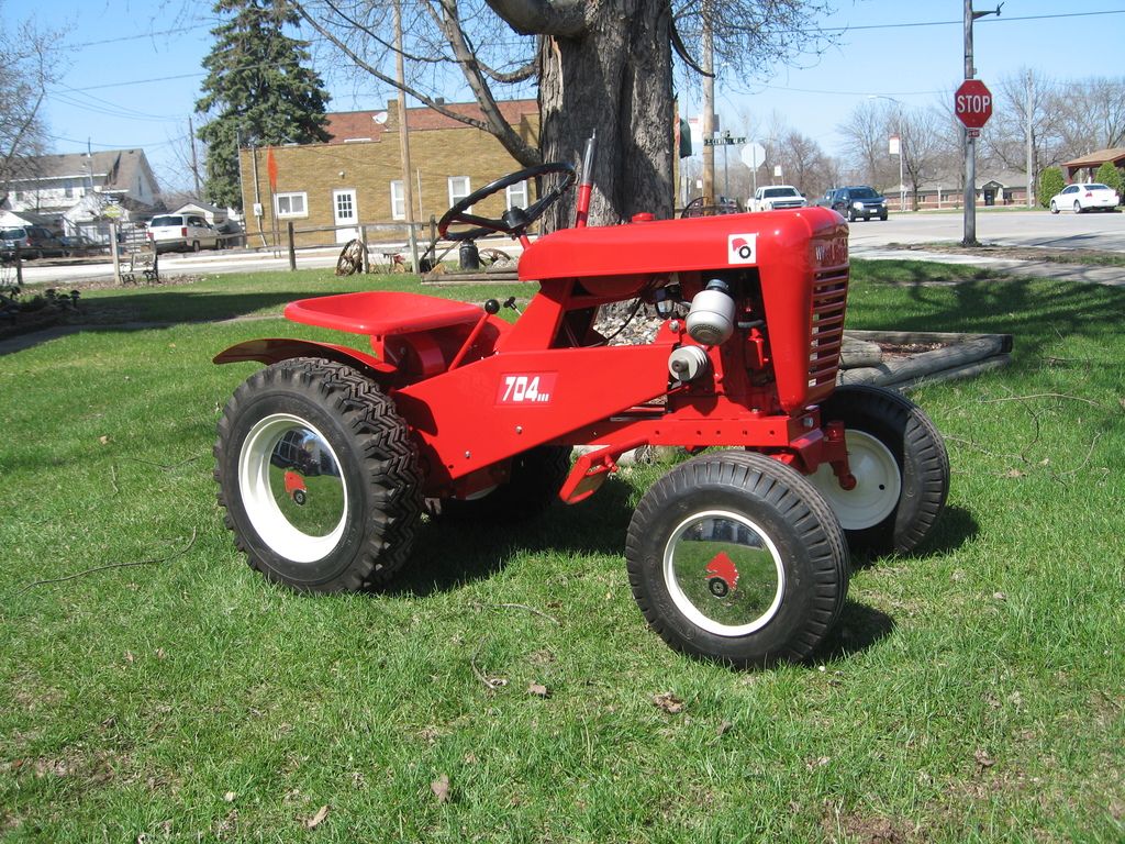 Wheel Horse 704 Lawn Tractor
