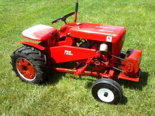 Wheel Horse 753 Lawn Tractor