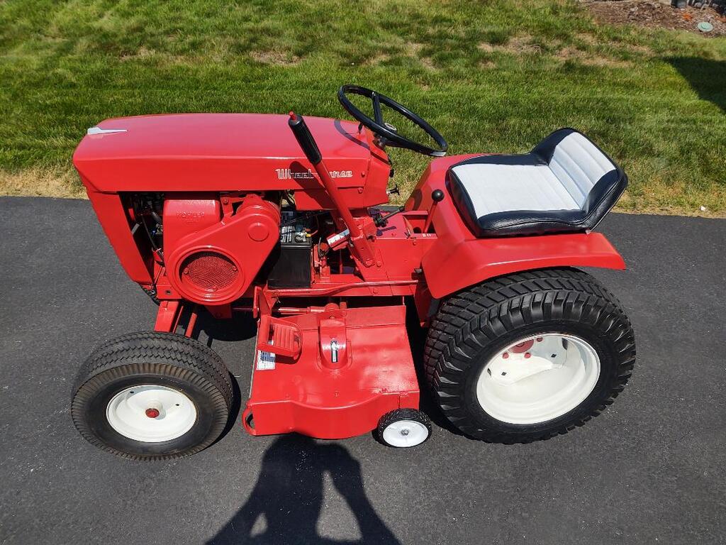Wheel Horse 855 Lawn Tractor