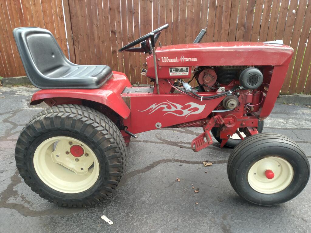 Wheel Horse 875 Lawn Tractor