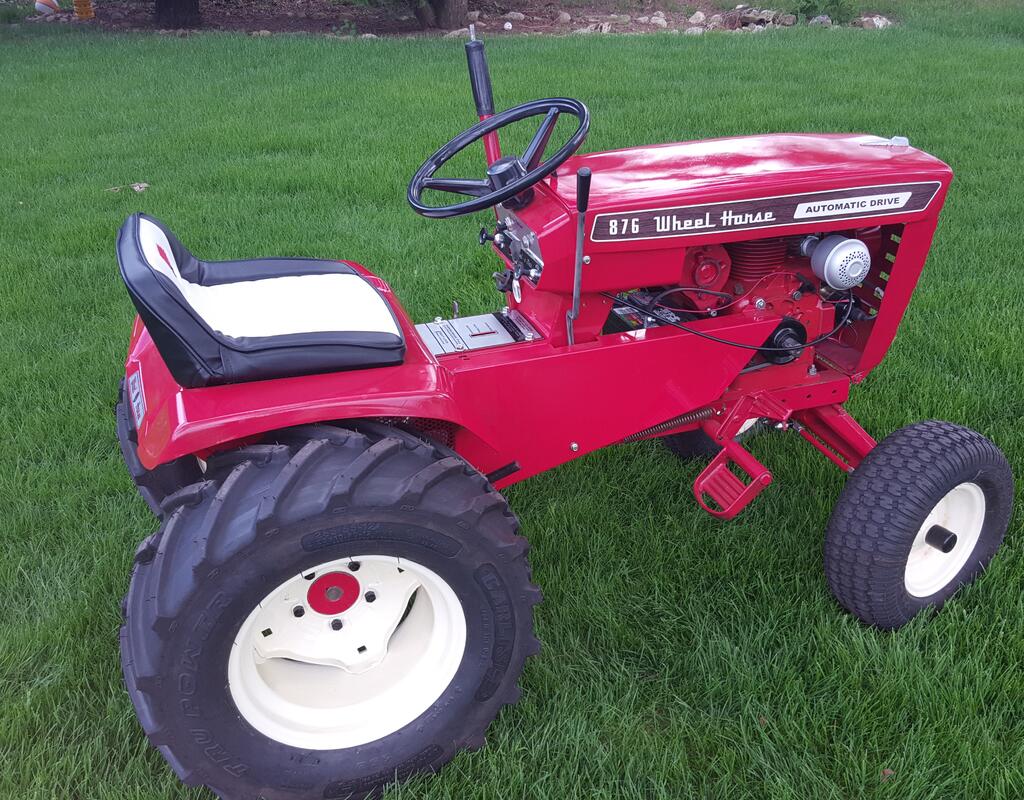 Wheel Horse 876 Lawn Tractor