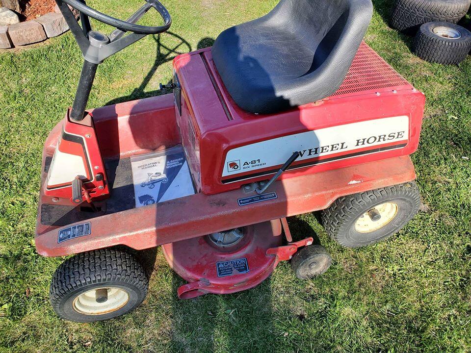 Wheel Horse A-81 Lawn Tractor
