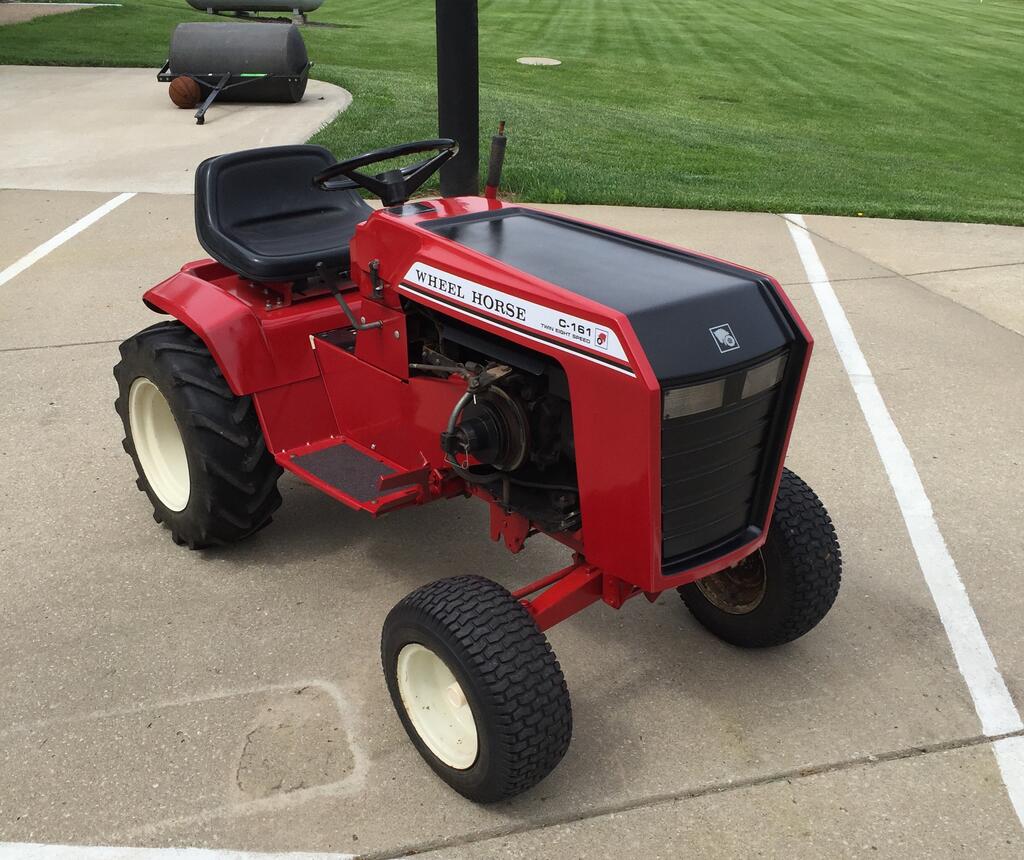 Wheel Horse B-85 Lawn Tractor