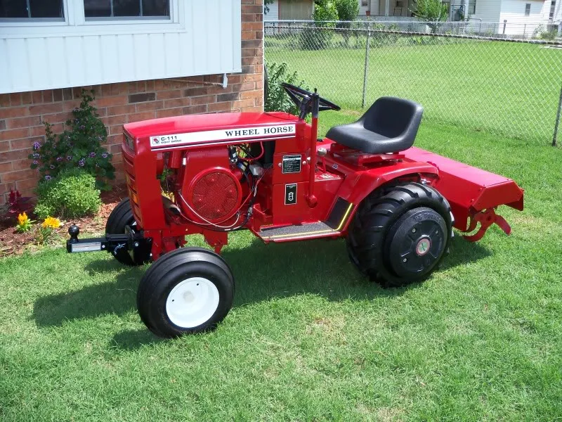 Wheel Horse C-111 Lawn Tractor