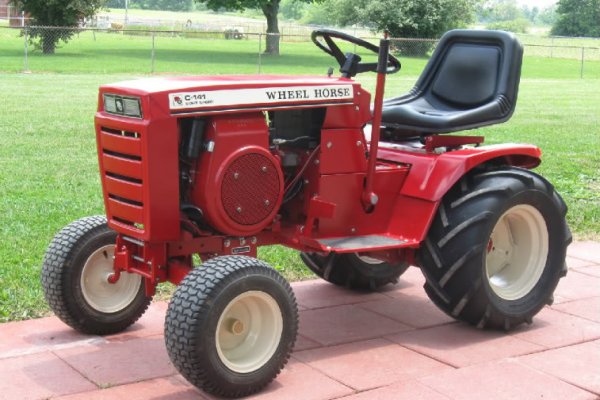 Wheel Horse C-141 Lawn Tractor