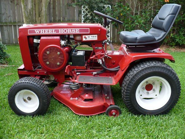 Wheel Horse C-160 Lawn Tractor