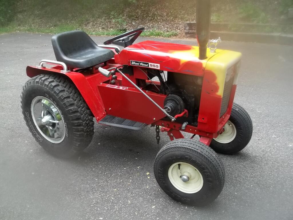 Wheel Horse C-85 Lawn Tractor
